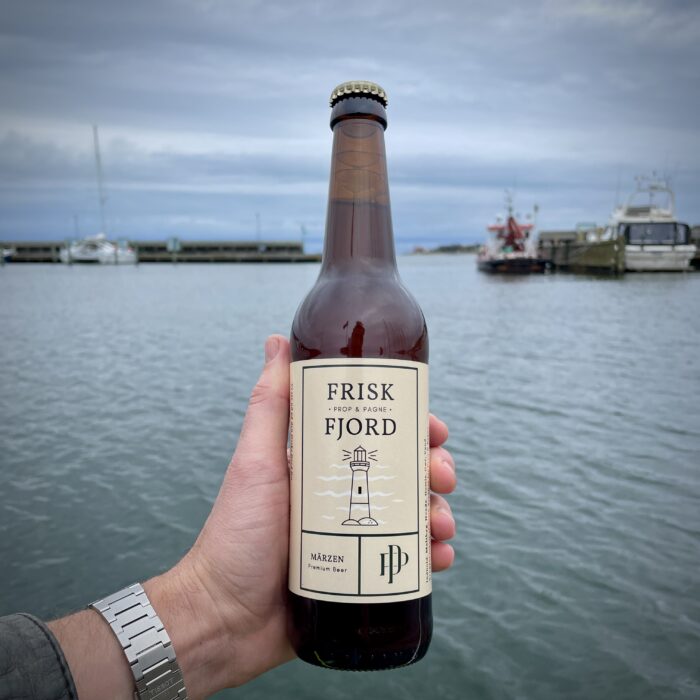 Frisk Fjord Pilsner fra Vemb Bryghus lavet til Prop & Pagne